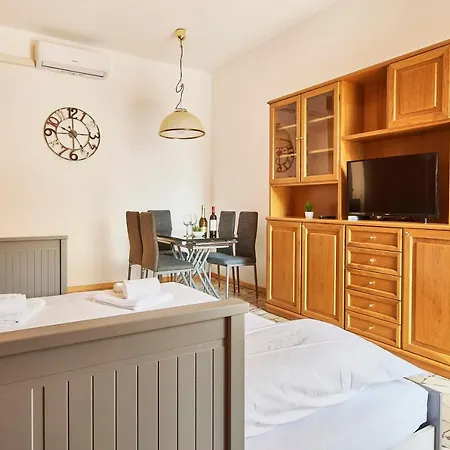 Corvetto Elyon Apartment *